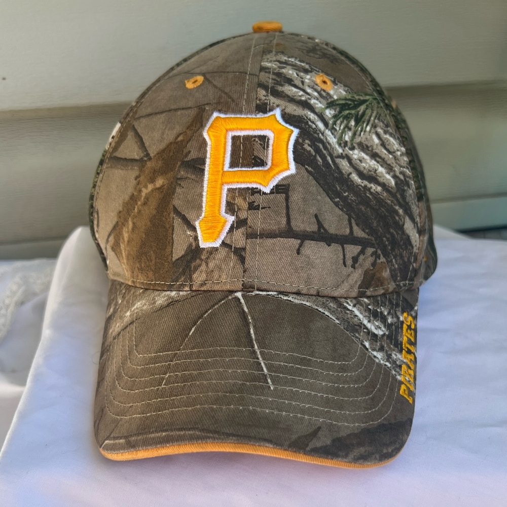 Pittsburgh Pirates 47 Brand Camo Cap with Velcro Back